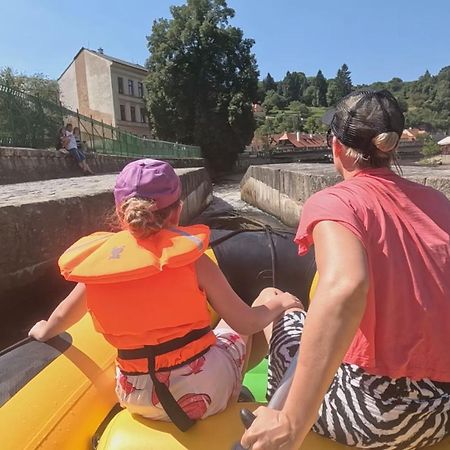 Penzion Zahrada Nad Rekou, Restaurace A Kavarna - Parkovani Gratis Zlata Koruna Exterior photo