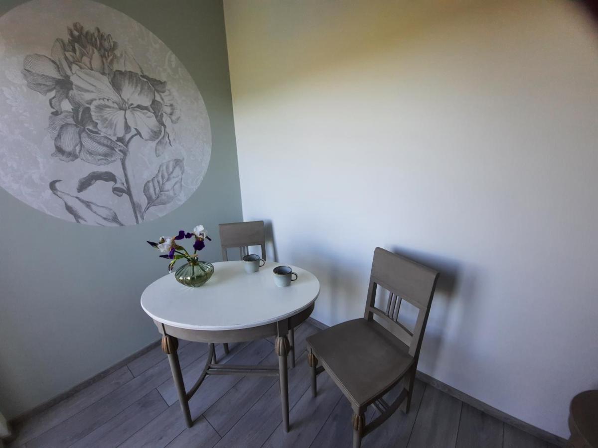 Penzion Zahrada Nad Rekou, Restaurace A Kavarna - Parkovani Gratis Zlata Koruna Exterior photo